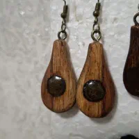 گوشواره و پلاک چوبی دستساز