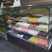 ویترین قنادی