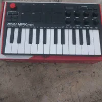 میدی کنترلر برند Akai mpk min3