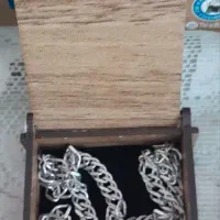 زنجیر نفره در حد نو ۲۱ گرم و ۳۰۰ سوت بدون