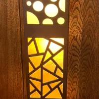 ابازور کنار سالنی ایستاده چوبی