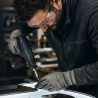 استخدام نیروی ماهر تابلوسازی