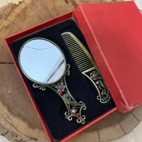 شانه و آینه فلزی