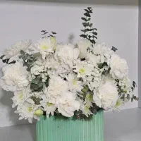 باکس گل سفید مناسب هر مراسمی کد ۱۰۲۰ گلاریس