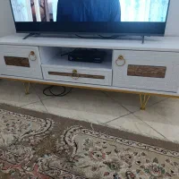 میز تلویزیون با گنجه و سرویس داخل گنجه