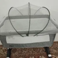 تخت کنار مادر ( گهواره)