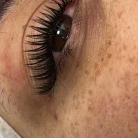 آموزش و خدمات اکستنشن مژه