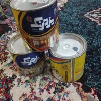 سه قوطی رنگ