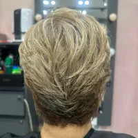 خانمی جهت منشی و نظافت  سالن آرایش
