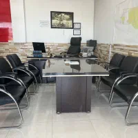 میز مدیریت با میز کنفرانس