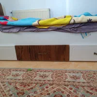 تخت یکنفره به همراه تشک