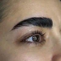 استخدام مژه کار حرفه ای