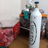 کپسول اکسیژن همراه با مانومتر