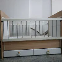 تخت و کمد دراور