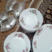 ظرف‌گل‌سرخ‌