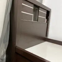 تخت چوبی