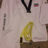لباس تکواندو به همراه کمربند