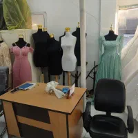 صندلی ها و مانکن