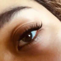 کاشت مژه