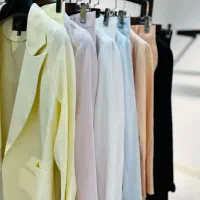 یک فروشنده خانم مجرد