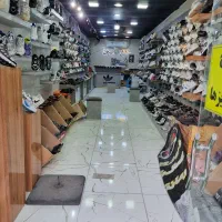 دکور کامل مغازه کیف و کفش و کتونی شیک و خفن