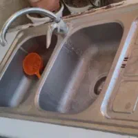 سینک وشیر کار کرده ولی سالم