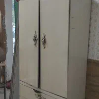 کمد لباس تمیز