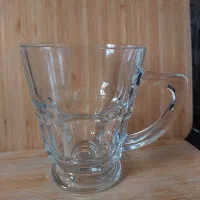 مقداری ظرف فروشی