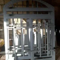 در و پنجره آهنی