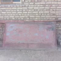 درب حیاط دوتیکه بزرگ هست