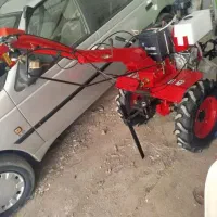 خدمات کشاورزی کار با تیلر و داس
