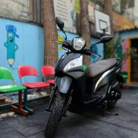 موتور سیکلت لاکی ۲۰۰