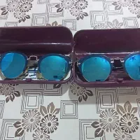 دو عدد عینک دودی