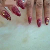 خدمات کاشت تخصصی ناخن بهمراه طراحی رایگان فقط۴۰۰