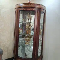 ایینه و کنسول به همراه ویترین