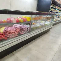 فروشنده غرفه فروشگاه زنجیره ای