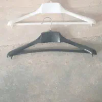 چوب لباسی وماکن لباس