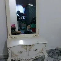 آیینه و کنسول