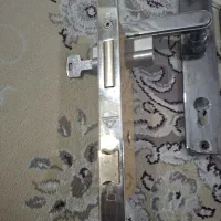 دستگیره و قفل درب اتاق درحدنو