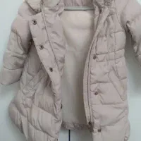 کاپشن و کفش بچگانه