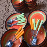 یه دست ظروف ۶ نفره با یک دیس و بشقاب اضافی۳۵۰۰