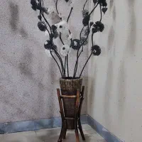 8شاخه گل خارجی با گلدون چوبی