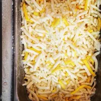 همبرگر دستی و پنیر پیتزا فقط