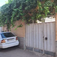 ۱۰۰ متر ویلای فاصله تا خیابان نزدیک