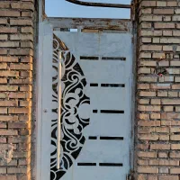 درب سی ان سی حیاط
