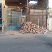 فروش آهن ودر مغازه دست دوم