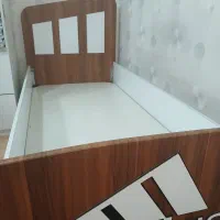 تخت نوجوان
