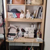 میز تحریر کتابخانه برند دکوچید بسیار تمیز