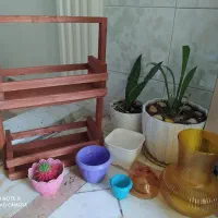 استند و گل و گلدان