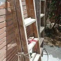 نردبان چوبی